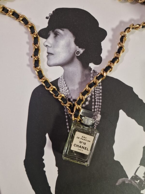 Vintage CHANEL Gold Plate Chain Perfume Parfum No.5 Charm 24" Necklace 6 Vintage CHANEL Gold Plate Chain Perfume Parfum No.5 Charm 24" Necklace 6