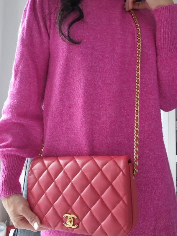 Chanel nailed flap bag in red calfskin GHW open crossbody