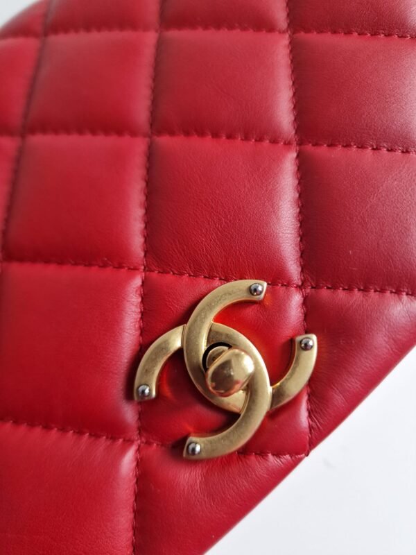 Chanel nailed flap bag in red calfskin GHW cc