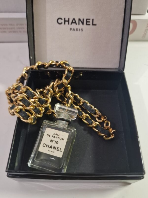 Vintage CHANEL Gold Plate Chain Perfume Parfum No.5 Charm 24" Necklace 4 Vintage CHANEL Gold Plate Chain Perfume Parfum No.5 Charm 24" Necklace 4