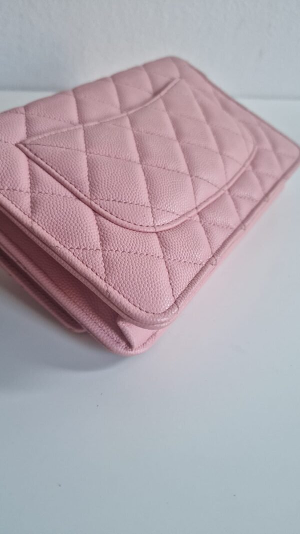 Chanel classic WOC GHW pink caviar corner 4