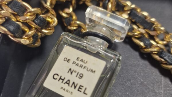 Vintage CHANEL Gold Plate Chain Perfume Parfum No.5 Charm 24" Necklace 3