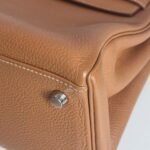 Hermes Kelly 28 Gold PHW togo bottom