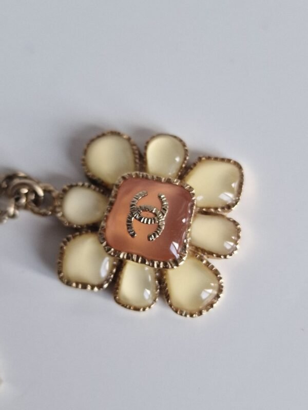 Chanel Necklace close 2
